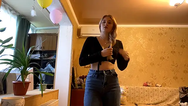 Snapshot of Malley_Saunds chatting on 3, 12, 2025 Malley Saunds online show from 3, 12, 2025