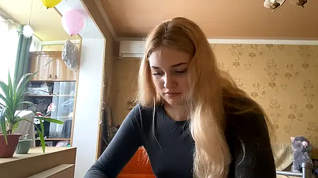 Snapshot of Malley_Saunds chatting on 5, 12, 2025 Malley Saunds online show from 5, 12, 2025