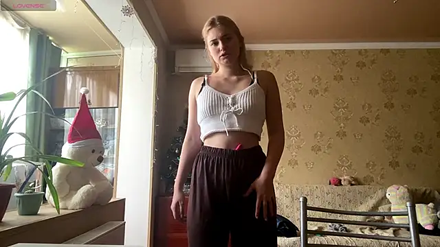 Snapshot of Malley_Saunds chatting on 19, 12, 2025 Malley Saunds online show from 19, 12, 2025