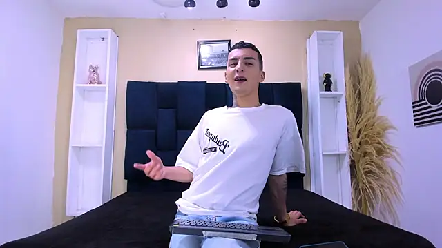 DamianAndMAximoo online show from 8, 1, 2026