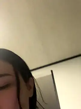 Snapshot of monserrat_cutte chatting on 2, 12, 2025 monserrat cutte online show from 2, 12, 2025