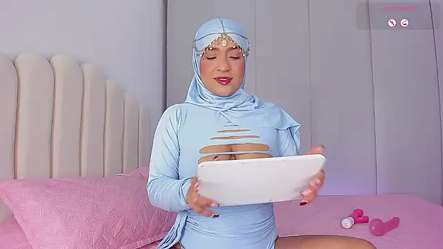 Amira-Zahra online show from 28, 2, 2026