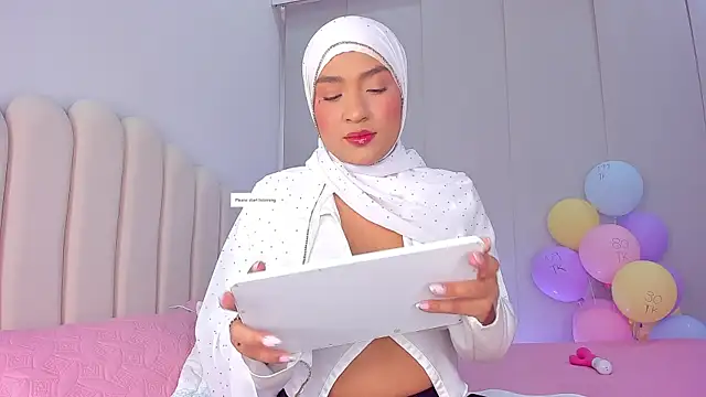 Amira-Zahra online show from 12, 5, 2026