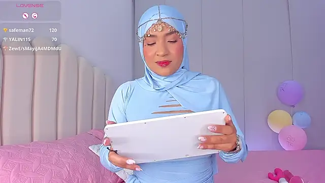 Amira-Zahra online show from 21, 5, 2026