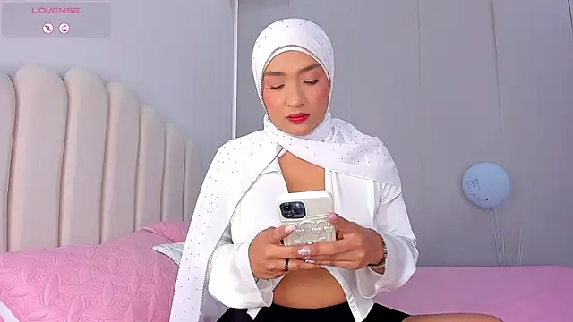 Amira-Zahra online show from 24, 5, 2026