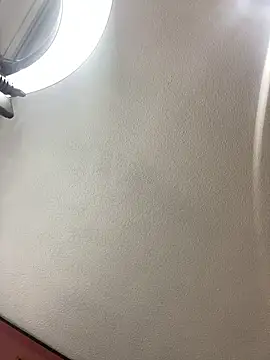 Snapshot of KyliePinkk_ chatting on 17, 12, 2025 KyliePinkk online show from 17, 12, 2025