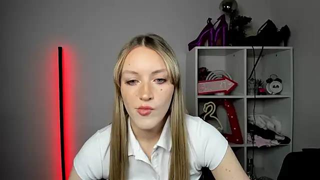 EvelynBlond online show from 30, 4, 2026