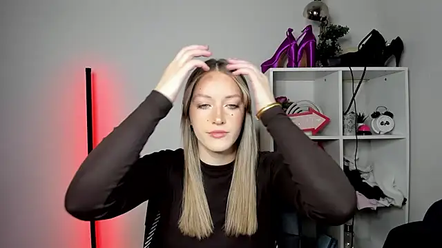 EvelynBlond online show from 7, 5, 2026