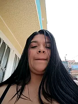 Layla-daring online show from 13, 1, 2026