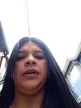 Layla-daring online show from 4, 5, 2026