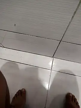 Snapshot of Kfrtui1 chatting on 20, 11, 2025 Kfrtui1 online show from 20, 11, 2025