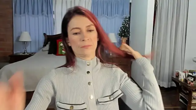 Snapshot of Charlotte-Willson chatting on 13, 12, 2025 Charlotte-Willson online show from 13, 12, 2025