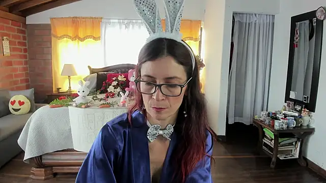 Snapshot of Charlotte-Willson chatting on 5, 4, 2026 Charlotte-Willson online show from 5, 4, 2026