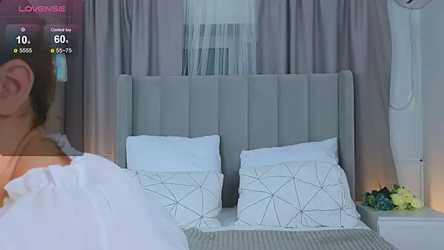 LyraTate online show from 16, 12, 2025