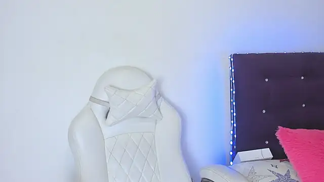 veronicaa squirt online show from 23, 5, 2026