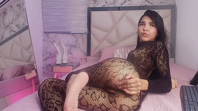 Snapshot of lili_jhonson chatting on 4, 2, 2026 lili jhonson online show from 4, 2, 2026