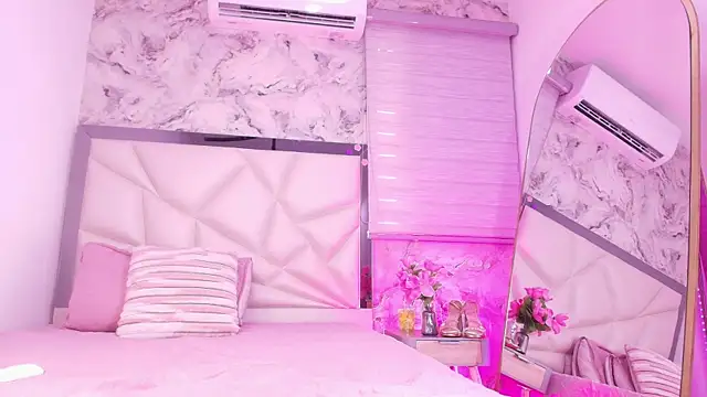 Snapshot of lili_jhonson chatting on 11, 4, 2026 lili jhonson online show from 11, 4, 2026