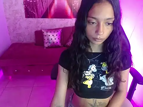 Snapshot of Aylanny_m chatting on 8, 1, 2026 Aylanny m online show from 8, 1, 2026