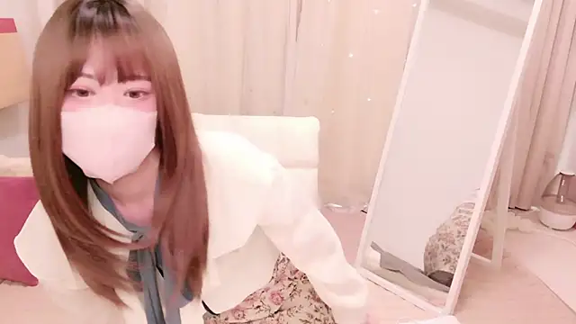 Snapshot of JUNjun__ chatting on 8, 4, 2026 JUNjun online show from 8, 4, 2026