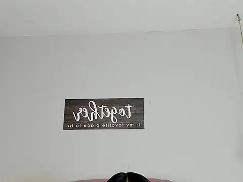 Snapshot of kylie1_ls chatting on 28, 11, 2025 kylie1 ls online show from 28, 11, 2025