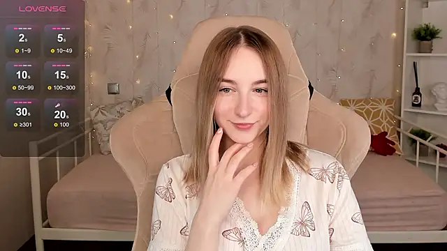 Snapshot of Shy_Polly chatting on 3, 2, 2026 Shy Polly online show from 3, 2, 2026