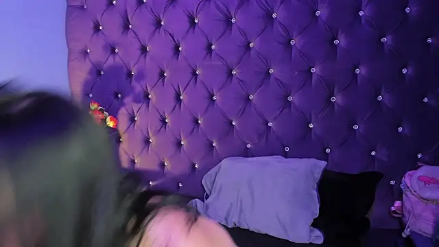 Snapshot of CharlotteStuart chatting on 7, 4, 2026 CharlotteStuart online show from 7, 4, 2026