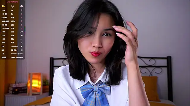 StaciaBratz online show from 1, 12, 2025