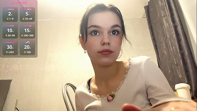 StacieGregoreski online show from 28, 11, 2025