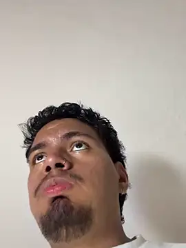 Snapshot of Henry_villa23 chatting on 18, 12, 2025 Henry villa23 online show from 18, 12, 2025