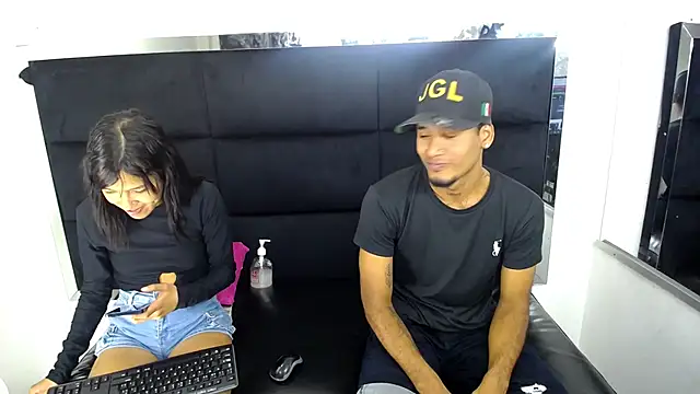 Hilarydolls online show from 19, 12, 2025