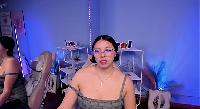 Snapshot of ValeryPalmer chatting on 16, 12, 2025 ValeryPalmer online show from 16, 12, 2025