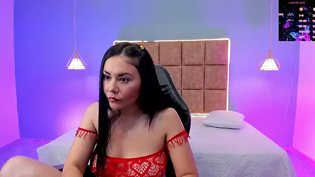 Natalia Saenz  online show from 9, 5, 2026