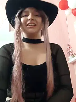 Snapshot of CandySwan chatting on 16, 2, 2026 CandySwan online show from 16, 2, 2026