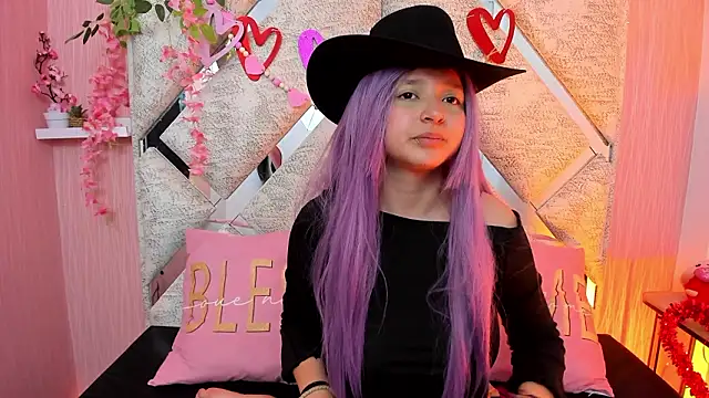 Snapshot of CandySwan chatting on 4, 3, 2026 CandySwan online show from 4, 3, 2026