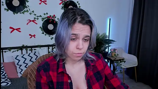 LiraBelle online show from 8, 5, 2026