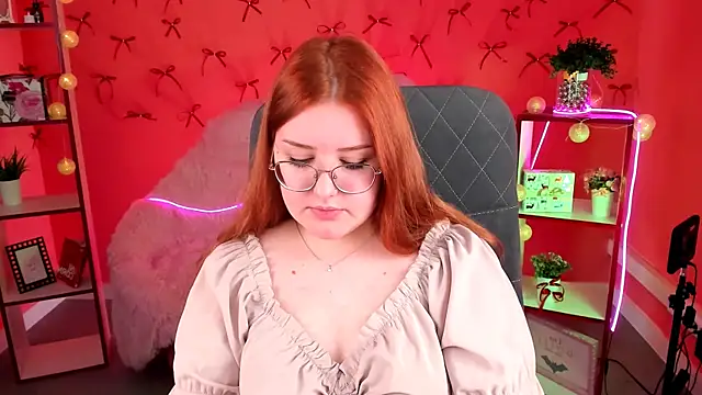 StaceyJensen online show from 2, 12, 2025