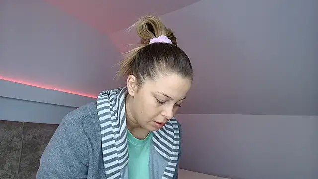 Snapshot of KateAllyaa chatting on 12, 1, 2026 KateAllyaa online show from 12, 1, 2026