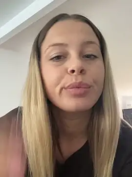 Snapshot of KateAllyaa chatting on 2, 2, 2026 KateAllyaa online show from 2, 2, 2026