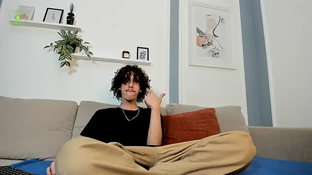 Snapshot of Dilan_Wolfe chatting on 4, 12, 2025 Dilan Wolfe online show from 4, 12, 2025