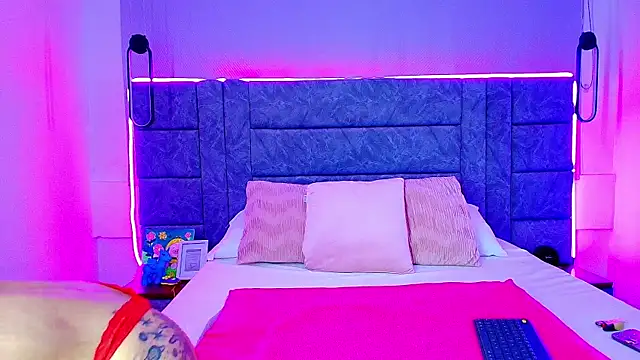 Snapshot of princess_deimos__ chatting on 21, 12, 2025 princess deimos online show from 21, 12, 2025