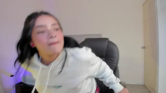 venus evans  online show from 17, 12, 2025