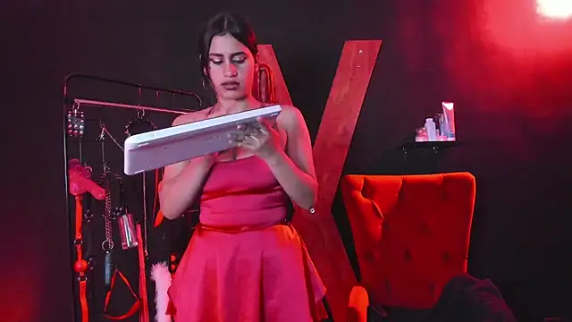 katia slave online show from 4, 2, 2026