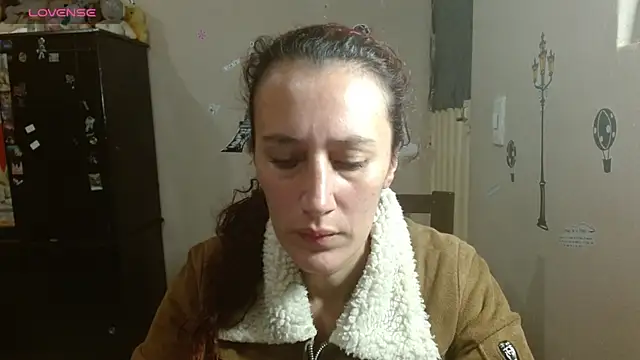 CASSANDRA BROWN online show from 1, 12, 2025