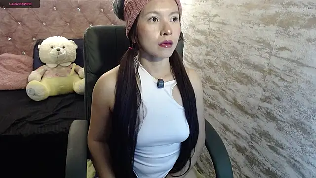 Cloe16  online show from 3, 12, 2025