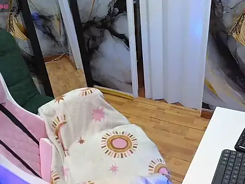 Snapshot of SHIZUKA_WET chatting on 5, 12, 2025 SHIZUKA WET online show from 5, 12, 2025