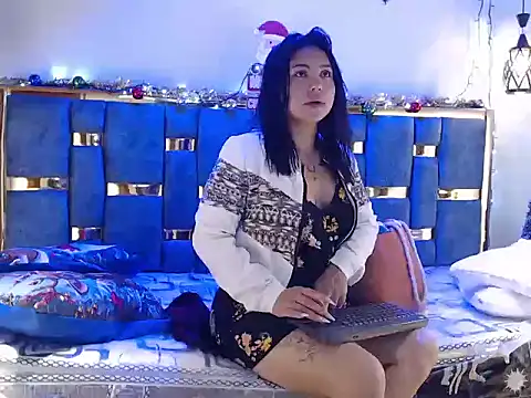 Snapshot of SHIZUKA_WET chatting on 5, 12, 2025 SHIZUKA WET online show from 5, 12, 2025