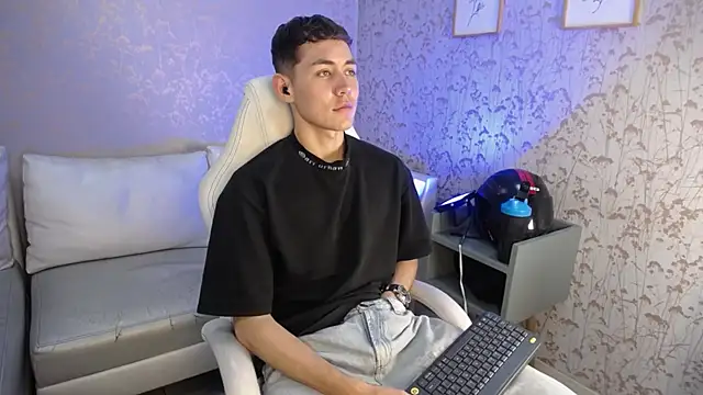 LoganFoster  online show from 15, 12, 2025