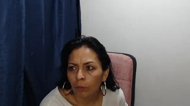 Snapshot of Paolahotty chatting on 17, 12, 2025 Paolahotty online show from 17, 12, 2025