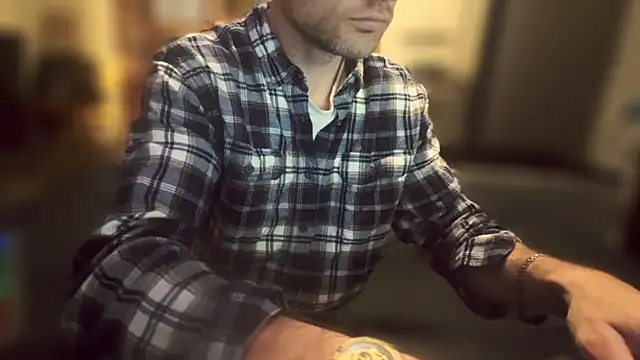 Snapshot of famous1tad chatting on 10, 1, 2026 famous1tad online show from 10, 1, 2026