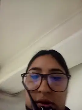 Bizcochitoc4 online show from 5, 12, 2025